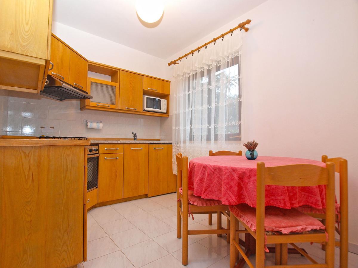 Apartments Dvorine 1210 Banjole Exterior photo