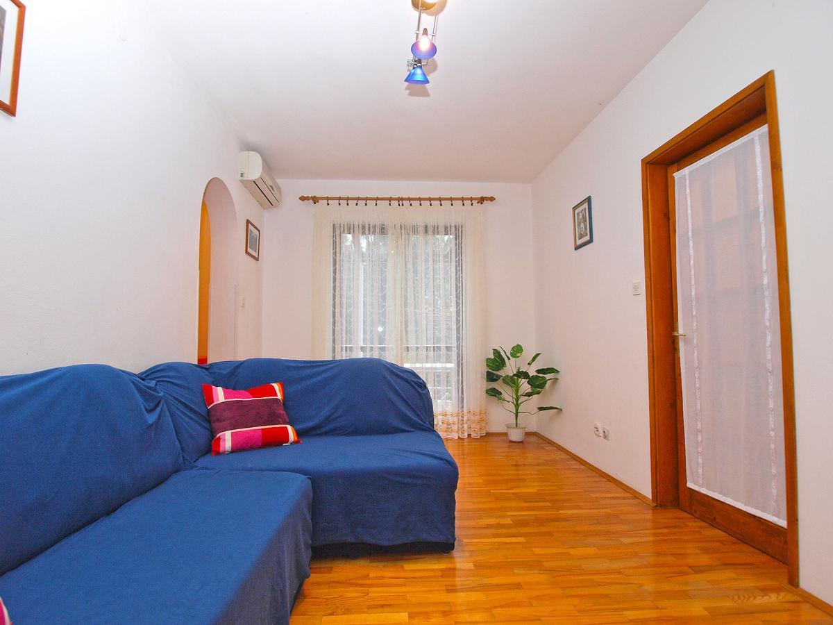 Apartments Dvorine 1210 Banjole Exterior photo