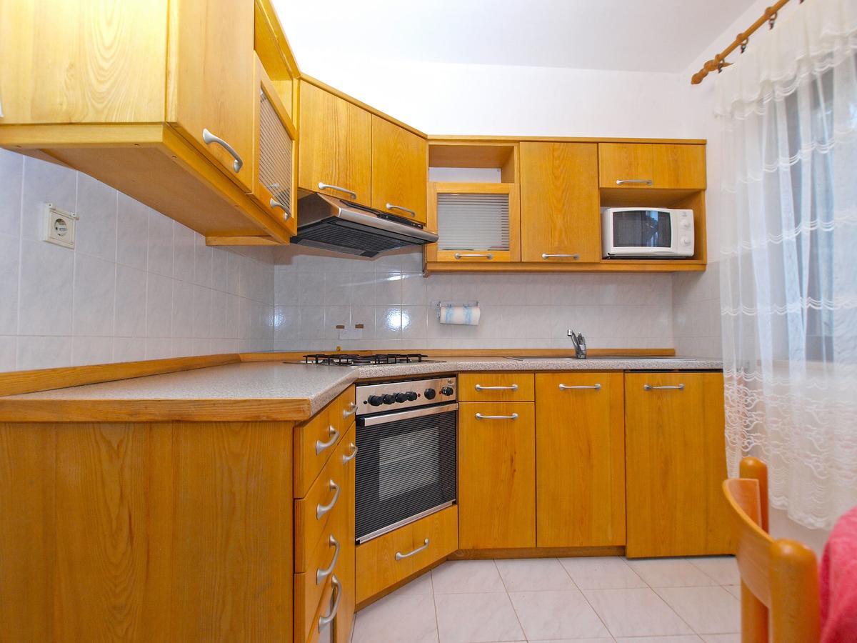 Apartments Dvorine 1210 Banjole Exterior photo